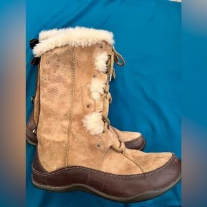 Women’s North Face boots size 7.5